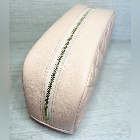 Chanel 24C Medium Curvy Cosmetic Pouch Case Quilted Light Pink Caviar Brand New - Picture 5 of 10